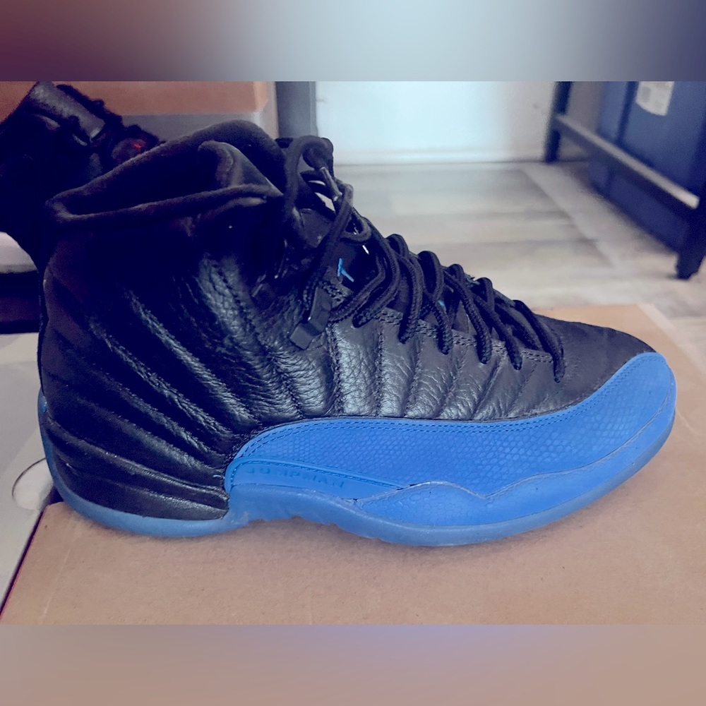 Used size 7.5 mens jordan 12